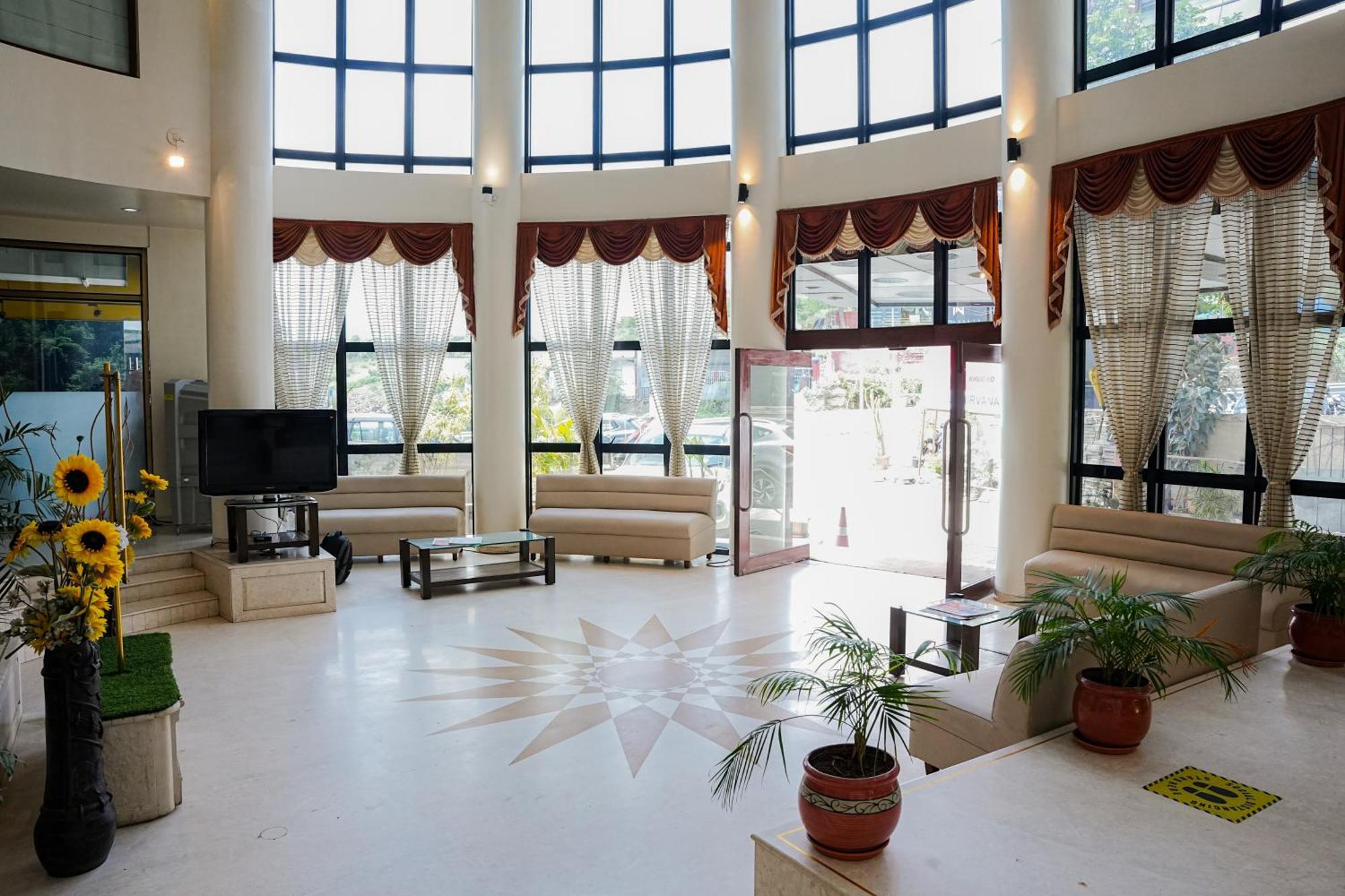 Hotel Viva Inn Yerandwane Экстерьер фото